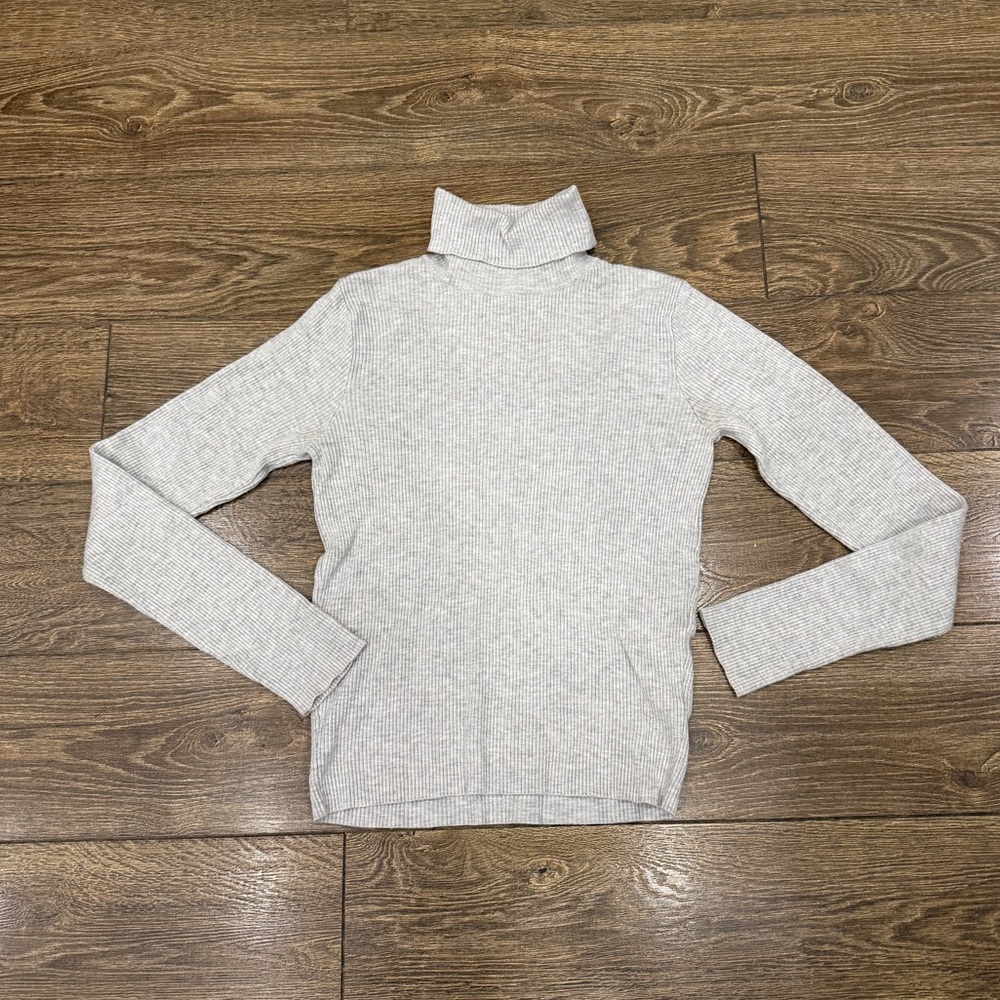 Brandy Melville Long Sleeve Turtleneck Top Gray Ribbed